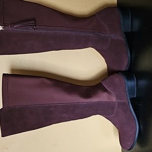 Women's knee-high, suede boots